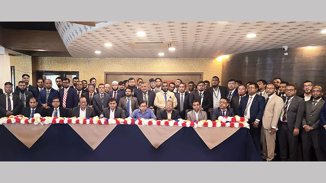 সোশ্যাল ইসলামী ব্যাংকের খুলনা-বরিশাল অঞ্চলের বিজনেস রিভিউ মিটিং অনুষ্ঠিত