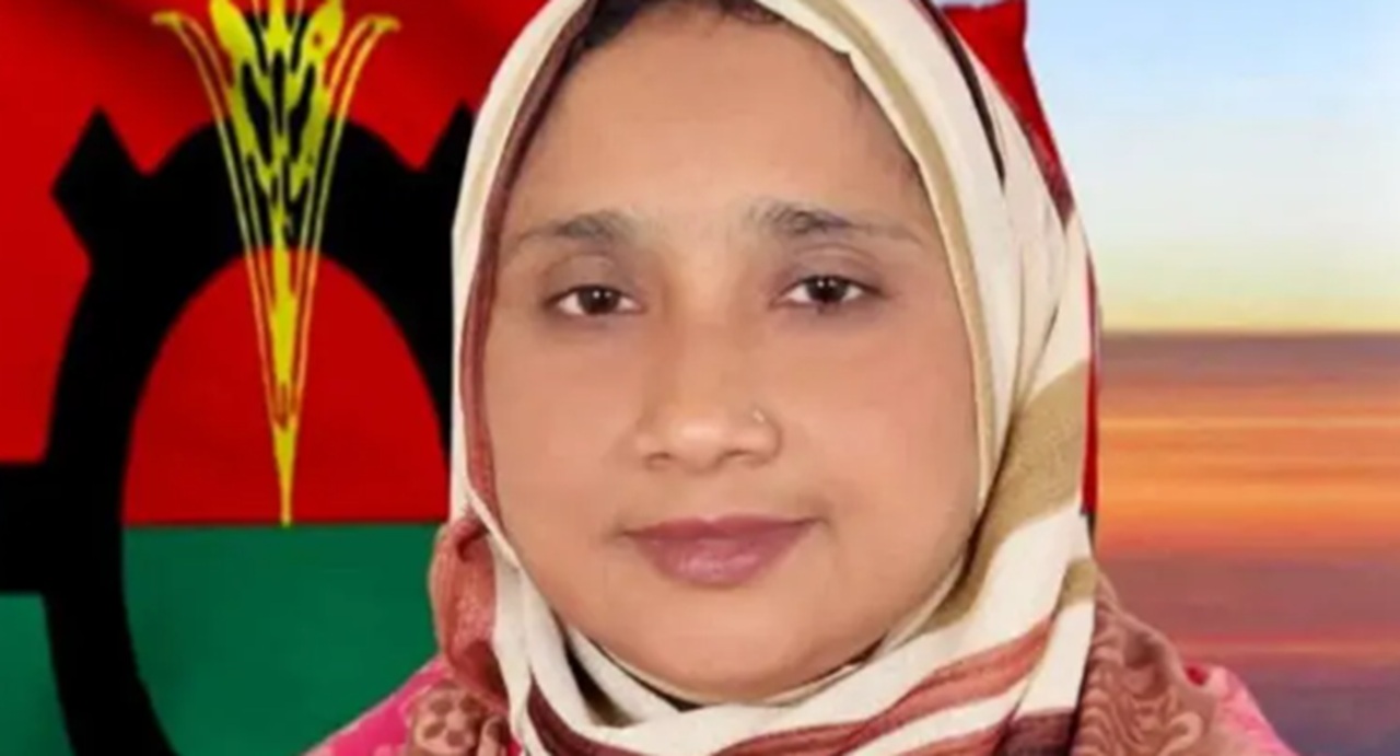 যে কারণে এমপি মিষ্টির পদত্যাগ