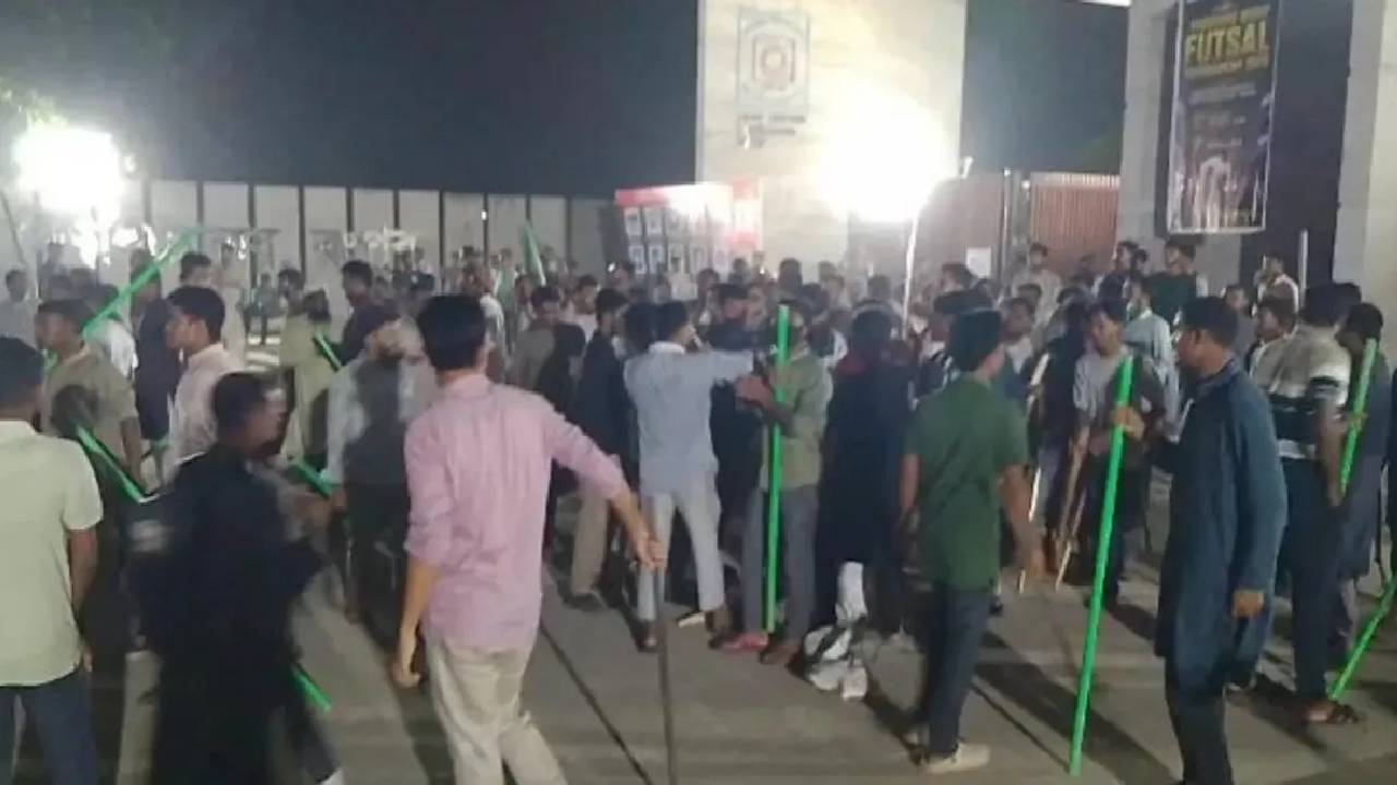 বেরোবিতে ছাত্রদল-ছাত্রশিবিরের সংঘর্ষ, আহত ১০