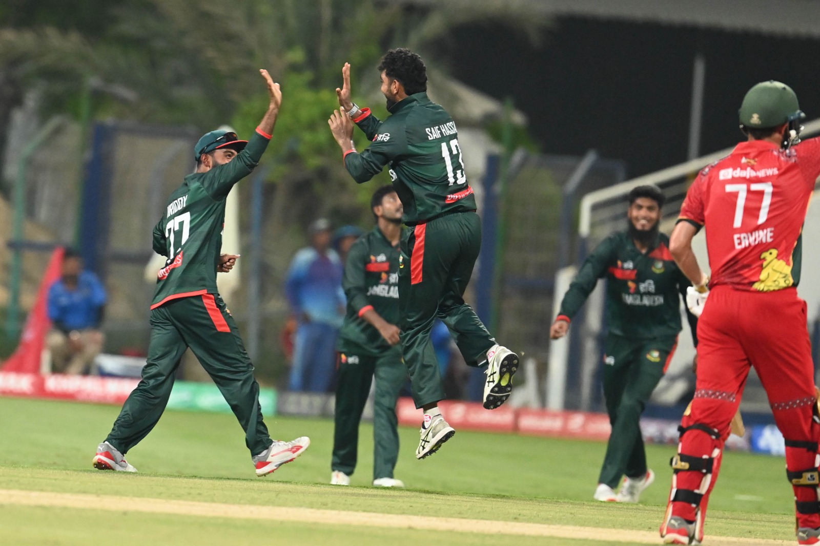 পার্টটাইম স্পিনে ২ উইকেট নিয়েছেন সাইফ হাসান। ছবি : বিসিবি