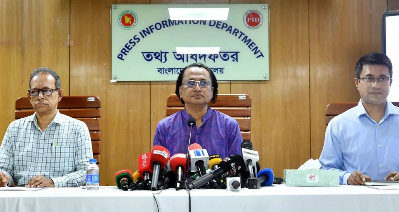 বাঁধনের ওপর হামলার বিরুদ্ধে ব্যবস্থা নিতে আইনি প্রক্রিয়া শুরু হয়েছে: তথ্য উপদেষ্টা
