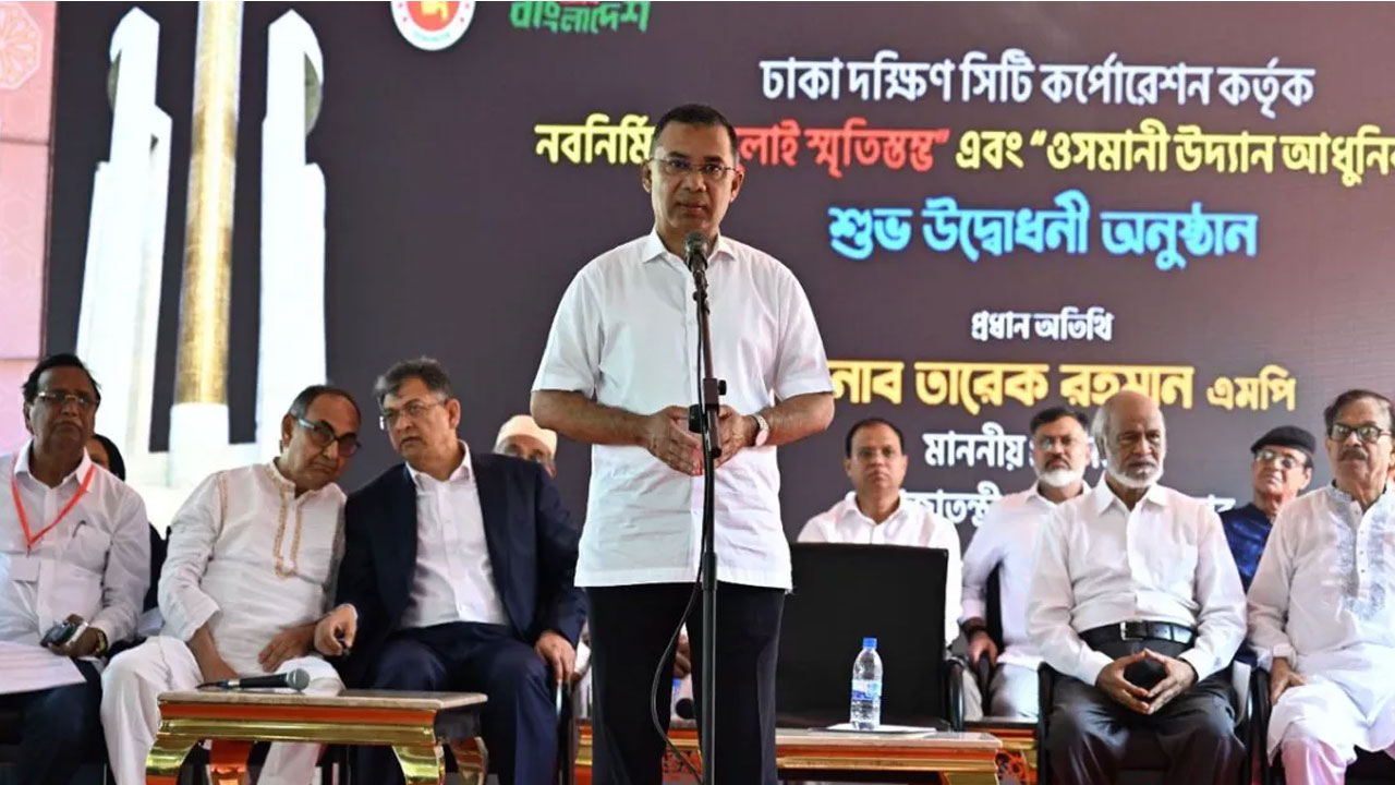স্বৈরাচার ফেরার পথ তৈরি হলে জুলাই শহীদদের সঙ্গে গাদ্দারি করা হবে: প্রধানমন্ত্রী