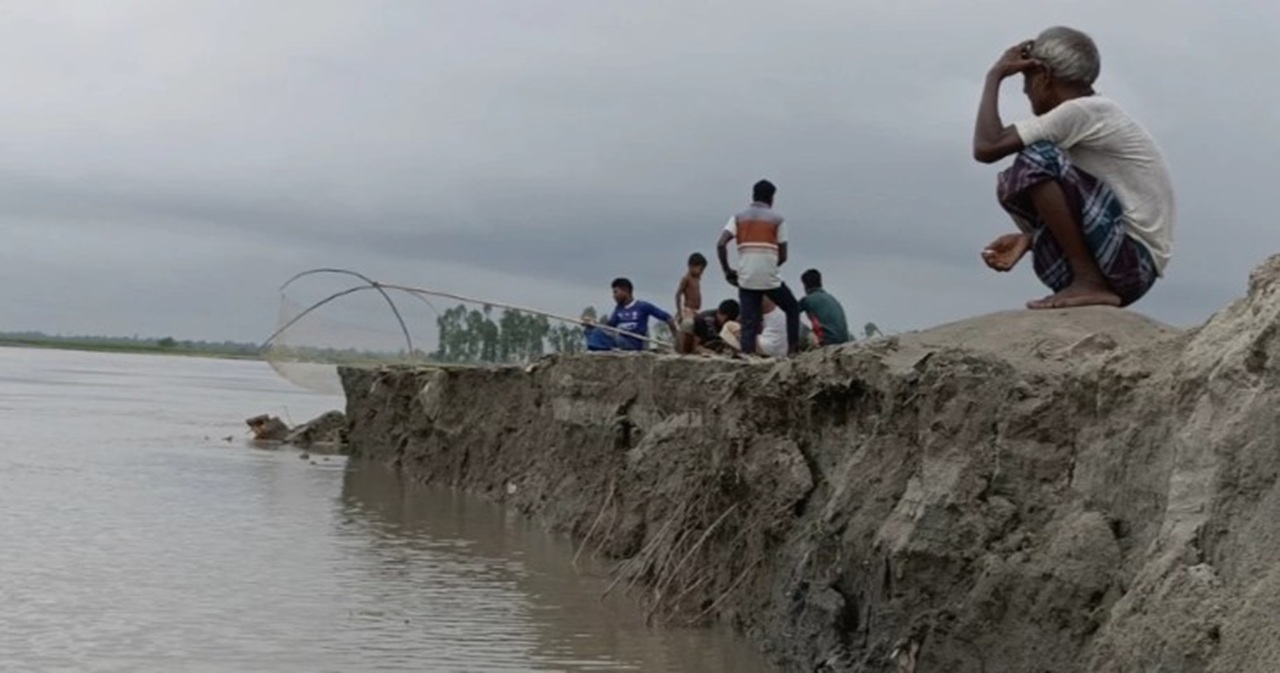 জিও ব্যাগেও থামছে না তিস্তার ভাঙন, বরাদ্দ সংকট না পরিকল্পনার অভাব?