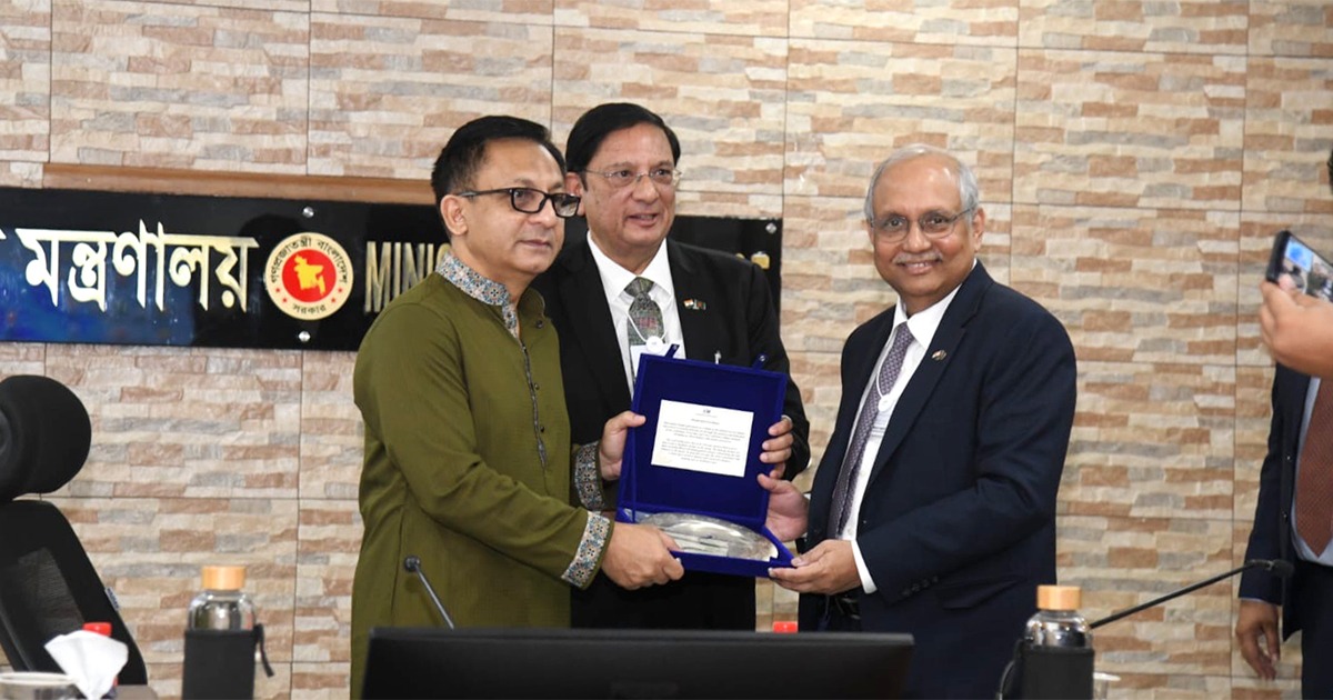 বাংলাদেশ-ভারতের অর্থনৈতিক সম্ভাবনা কাজে লাগাতে হবে: বাণিজ্যমন্ত্রী