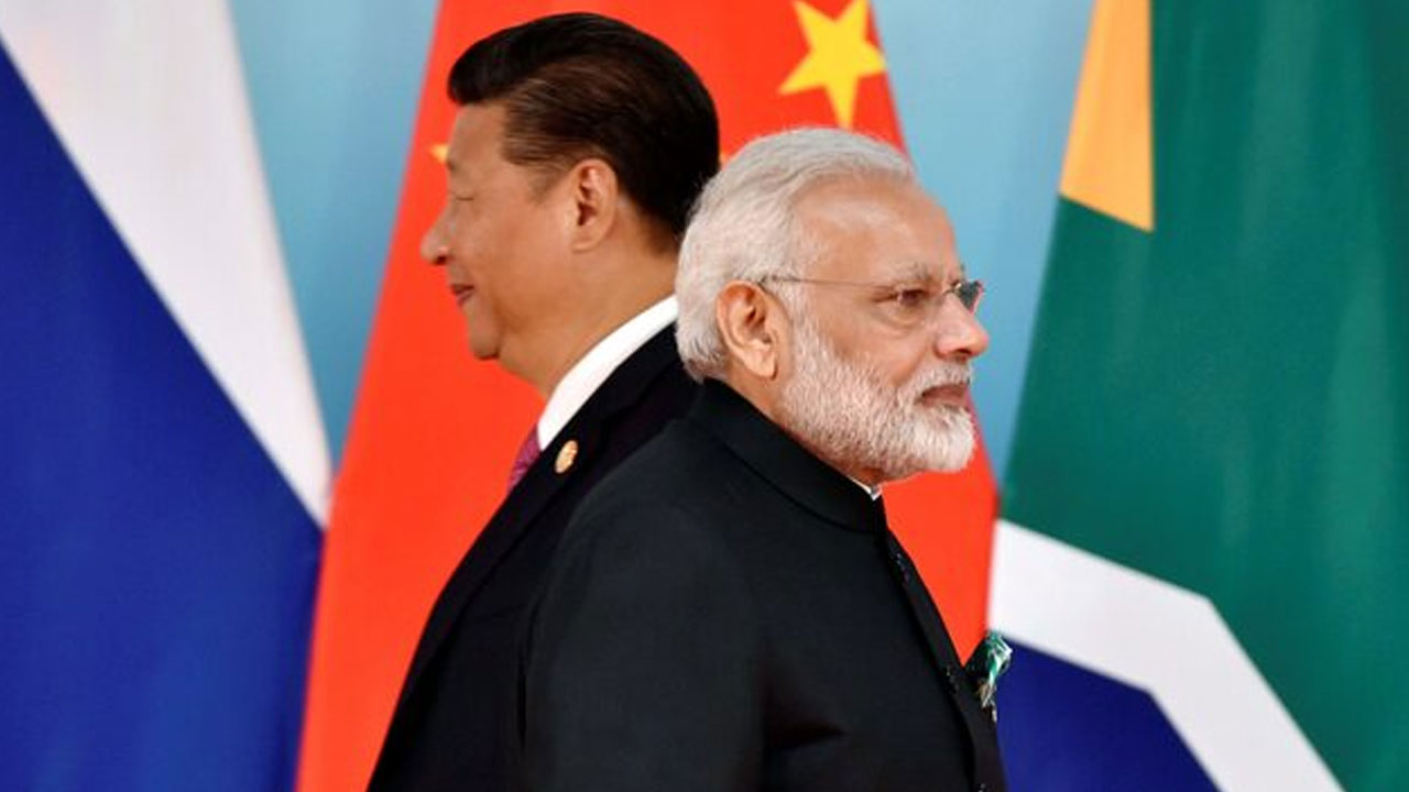 ভারত কেন চীনকে ধাঁধায় ফেলে?