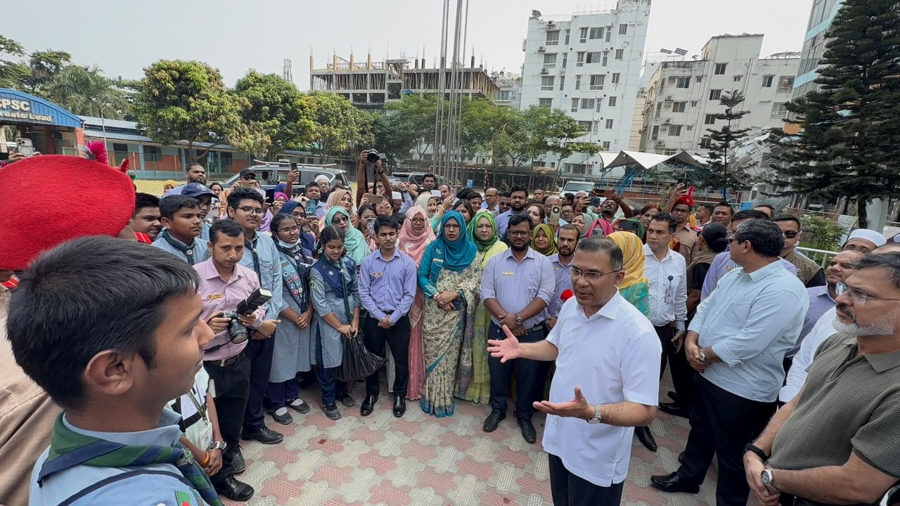 ডেঙ্গু প্রতিরোধ ও পরিচ্ছন্ন বাংলাদেশ গড়তে তরুণদের সক্রিয় ভূমিকা রাখার আহ্বান প্রধানমন্ত্রীর