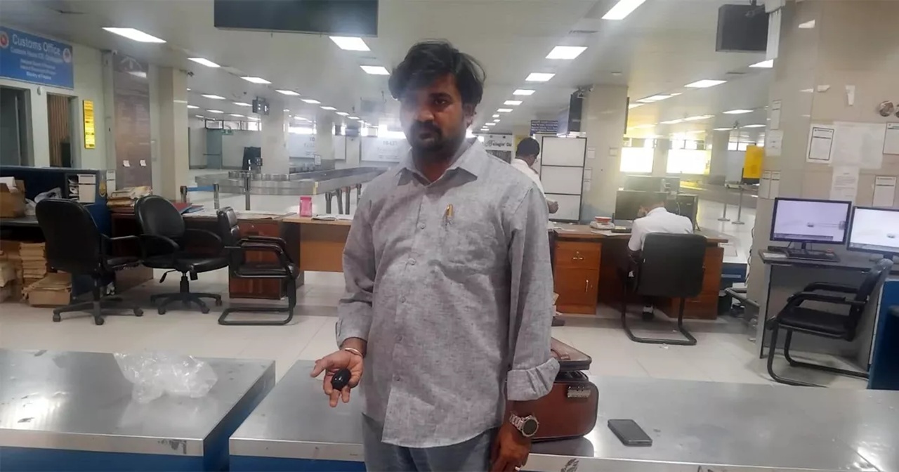 চট্টগ্রাম বিমানবন্দরে কোটি টাকার সোনাসহ ভারতীয় যাত্রী আটক