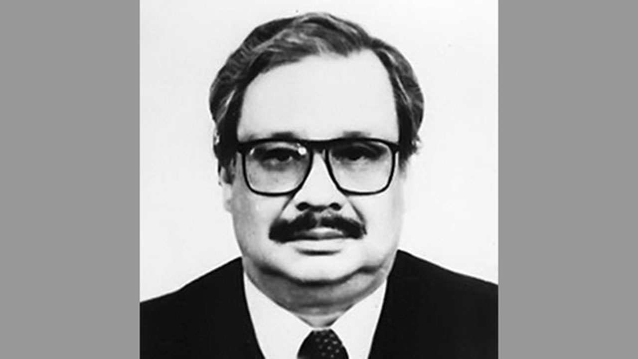 প্রধানমন্ত্রী খালেদা জিয়া সাবেক শিল্পমন্ত্রী এম জহিরউদ্দিন খানকে পদত্যাগে বাধ্য করেছিলেন। ছবি: সংগৃহীত
