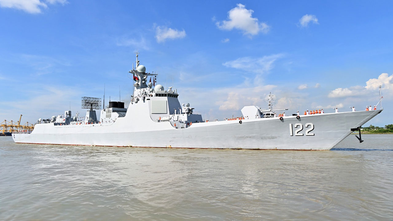 বাংলাদেশে চীনা নৌবাহিনীর ৩ জাহাজ