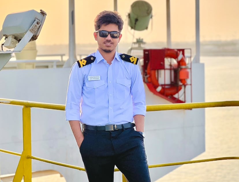 বাংলার জয়যাত্রা জাহাজের থার্ড অফিসার আরিফ ইফতেখার। ছবি: সংগৃহীত