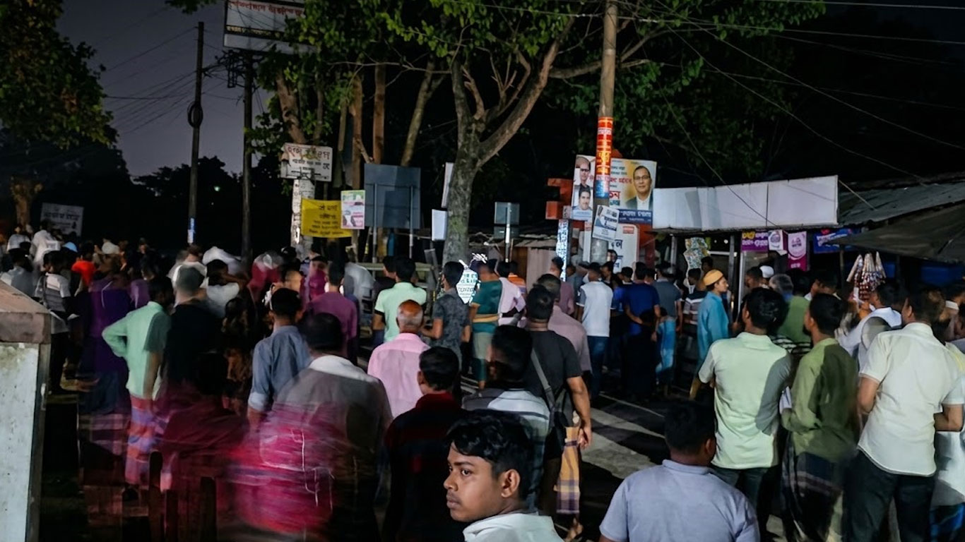বাসভাড়া নিয়ে বিরোধ, ভুরাঘাট বাসটার্মিনালে ককটেল বিস্ফোরণ