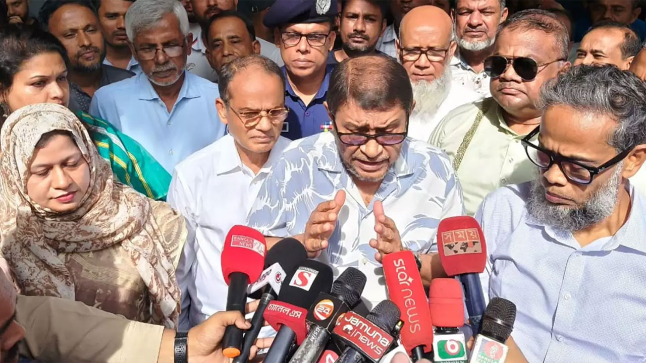 সরকারি হাসপাতালের আশপাশে নতুন ক্লিনিকের অনুমোদন নয়: স্বাস্থ্যমন্ত্রী
