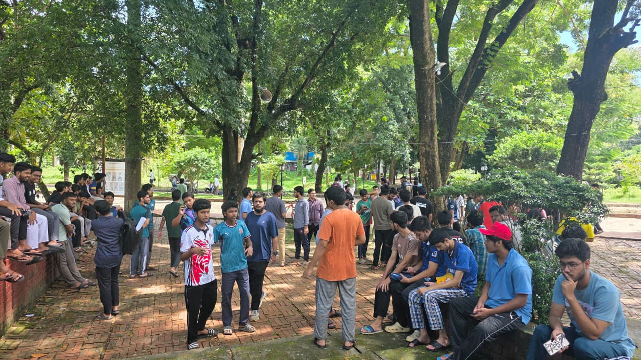 চুয়েটে দ্বিতীয় দিনের মতো ‘কমপ্লিট শাটডাউন’