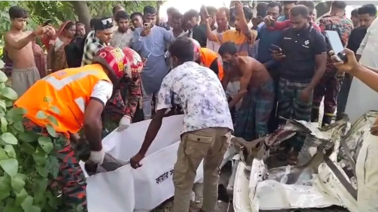 ফরিদপুরে বাস-অ্যাম্বুলেন্স সংঘর্ষে নিহত ৩