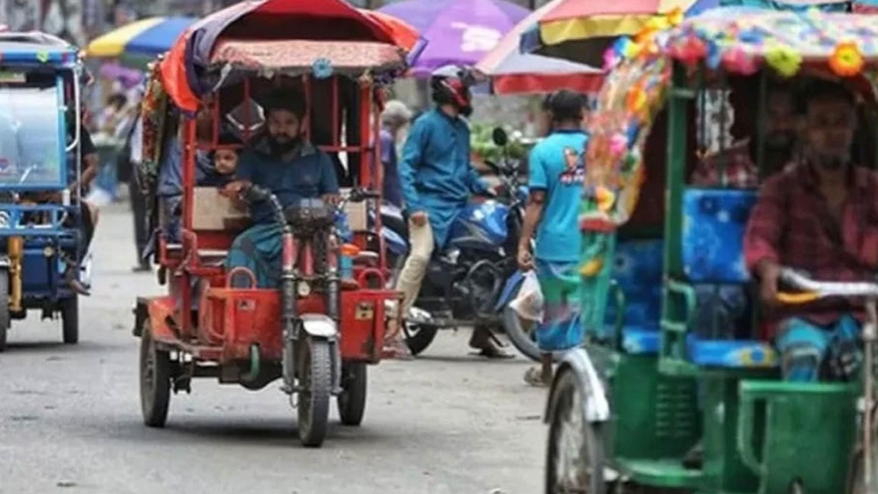 সৌরবিদ্যুতে চার্জ দিলে রেজিস্ট্রেশন মিলবে অটোরিকশার: শাহে আলম