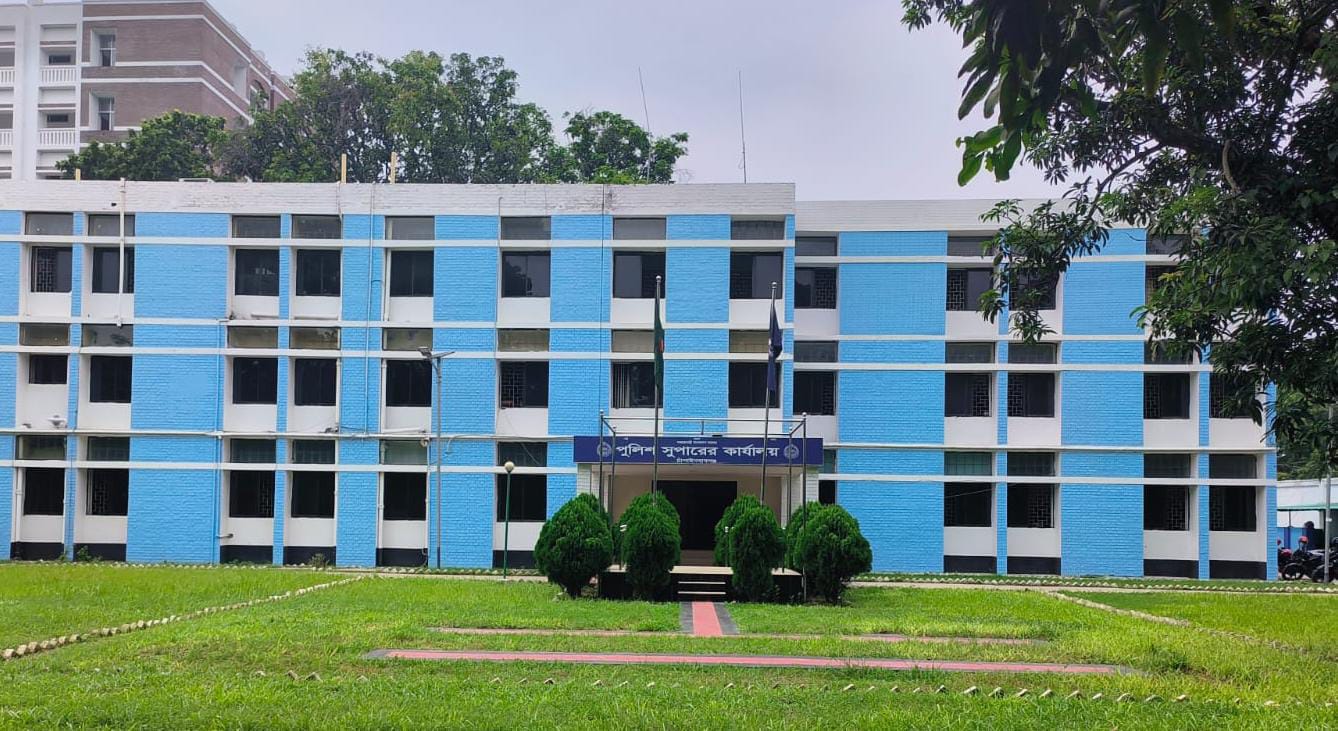 ছাত্রদল নেতার নিবন্ধনহীন মোটরসাইকেল আটক করায় এসপি কার্যালয় ঘেরাও 