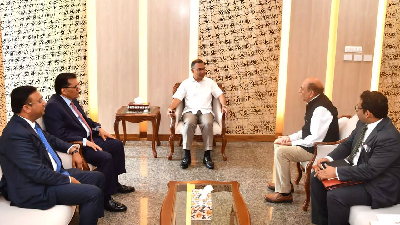 হাদি হত্যার আসামি ও শেখ হাসিনাকে ফেরত চাইল বাংলাদেশ