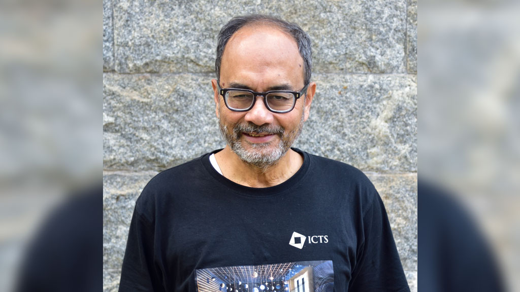 এক বাঙালির অস্কার জয় ও ব্ল্যাক হোলের রহস্য