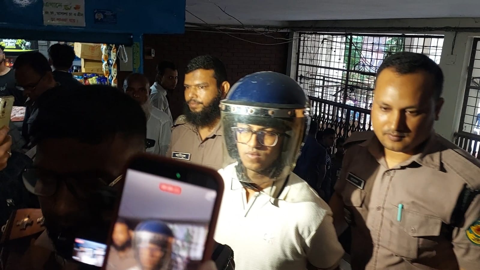 দুর্নীতির মামলায় আবেদপুত্র সিয়ামের ৪ বছরের কারাদণ্ড