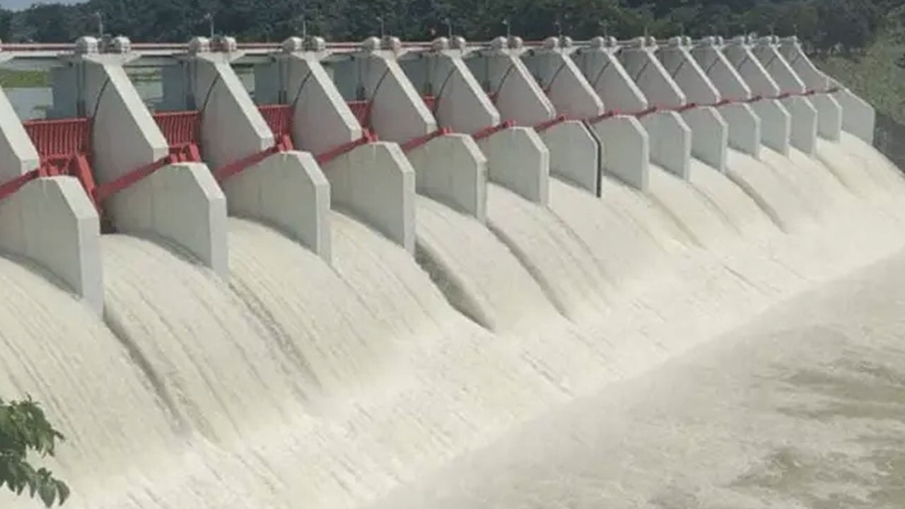 খোলা হলো কাপ্তাই বাঁধের ১৬ গেট