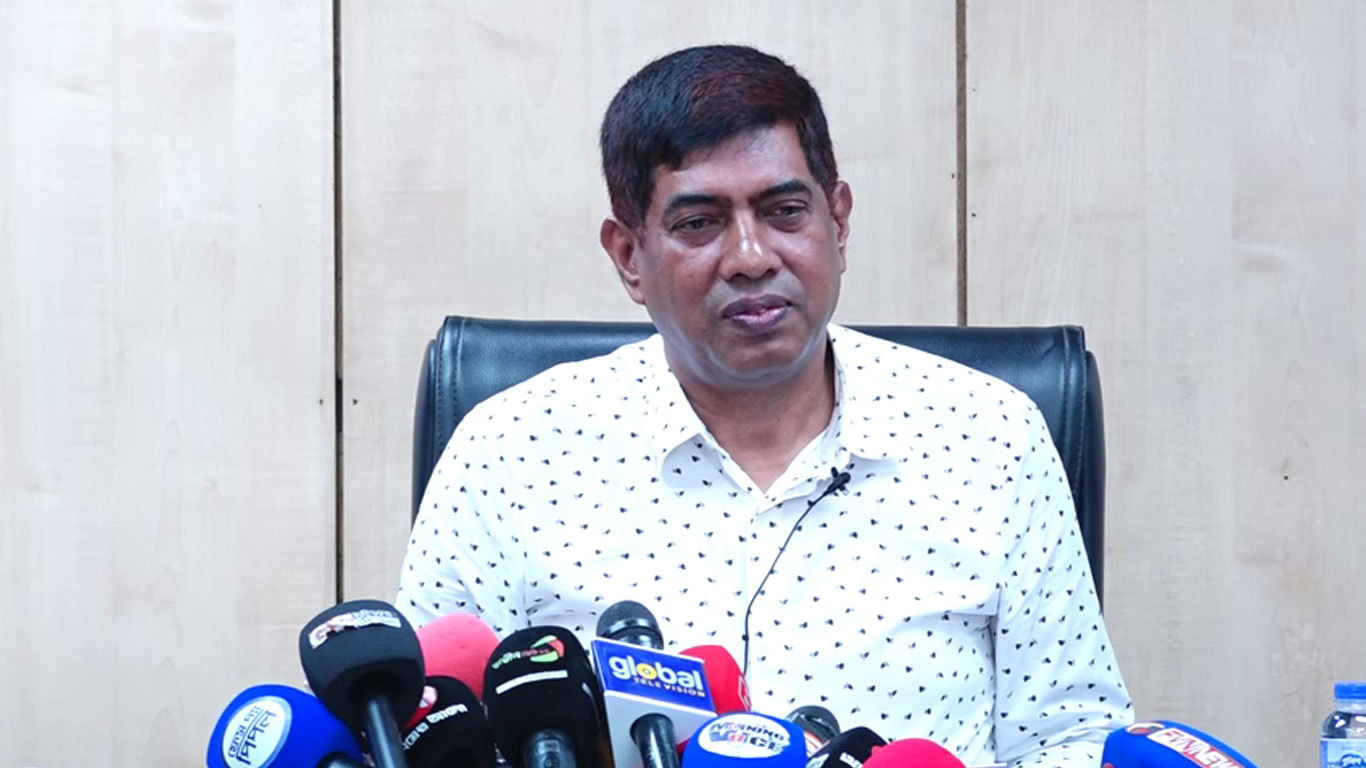 ‘অস্ত্রহাতে অভিযানে’ প্রতিমন্ত্রী ইশরাক, তদন্ত করছে পুলিশ