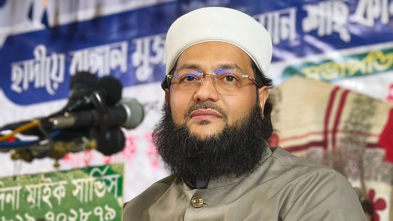 সাংবাদিকদের পেটানোর হুমকি, ক্ষমা চাইতে এনায়েতুল্লাহ আব্বাসীকে আইনি নোটিশ