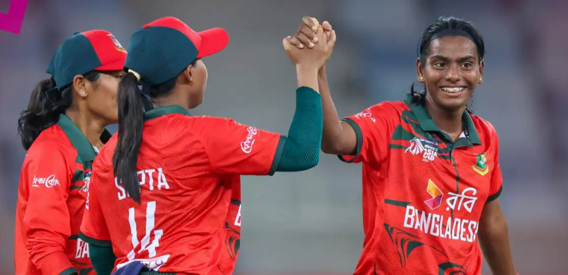 ব্যাটসম্যানরা হতাশ করলেন, বোলাররা সেমিফাইনালে নিয়ে গেলেন