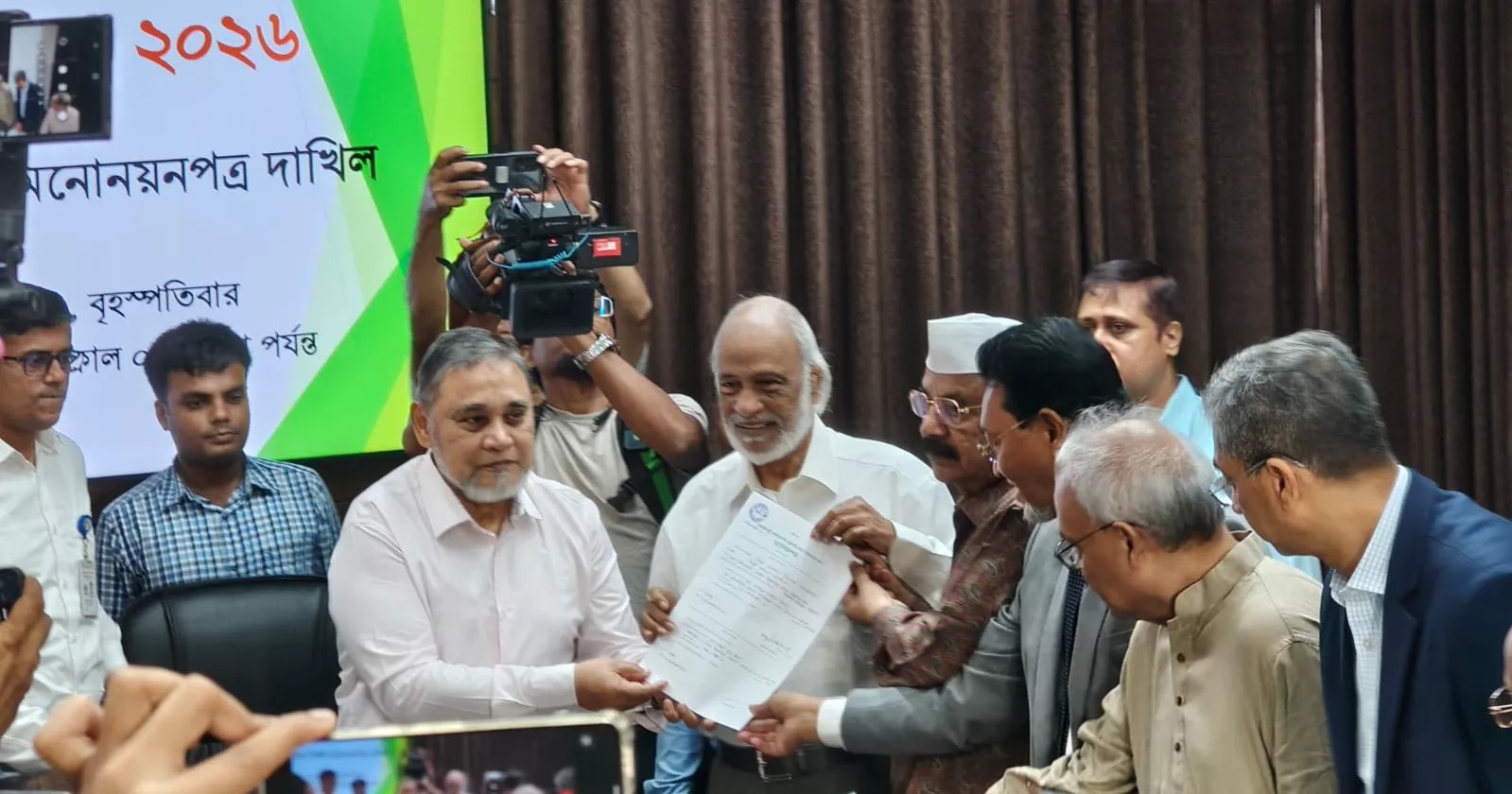 রাষ্ট্রপতি নির্বাচনে মির্জা ফখরুলের মনোনয়নপত্র জমা দিল বিএনপি