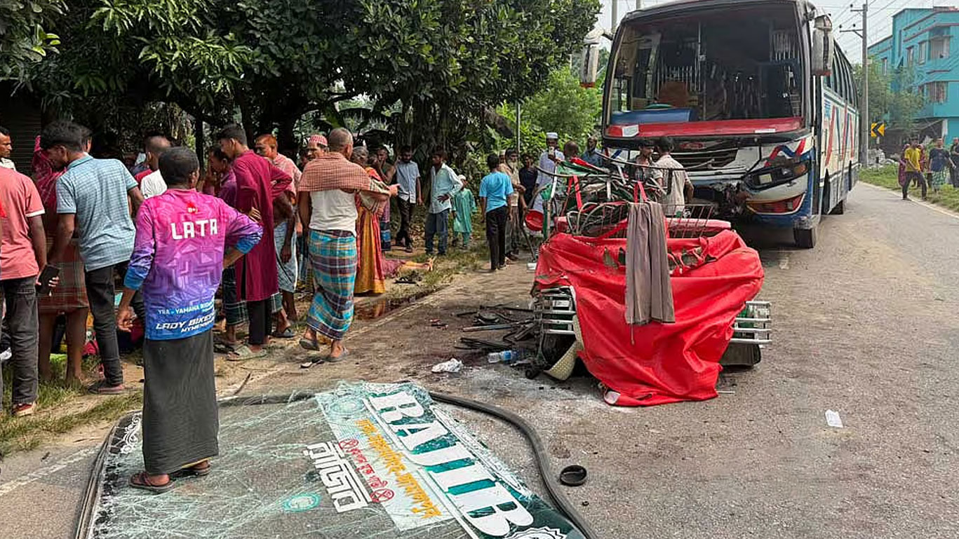 ময়মনসিংহে অটোরিকশায় বাসের চাপা, শিশুসহ নিহত ৭