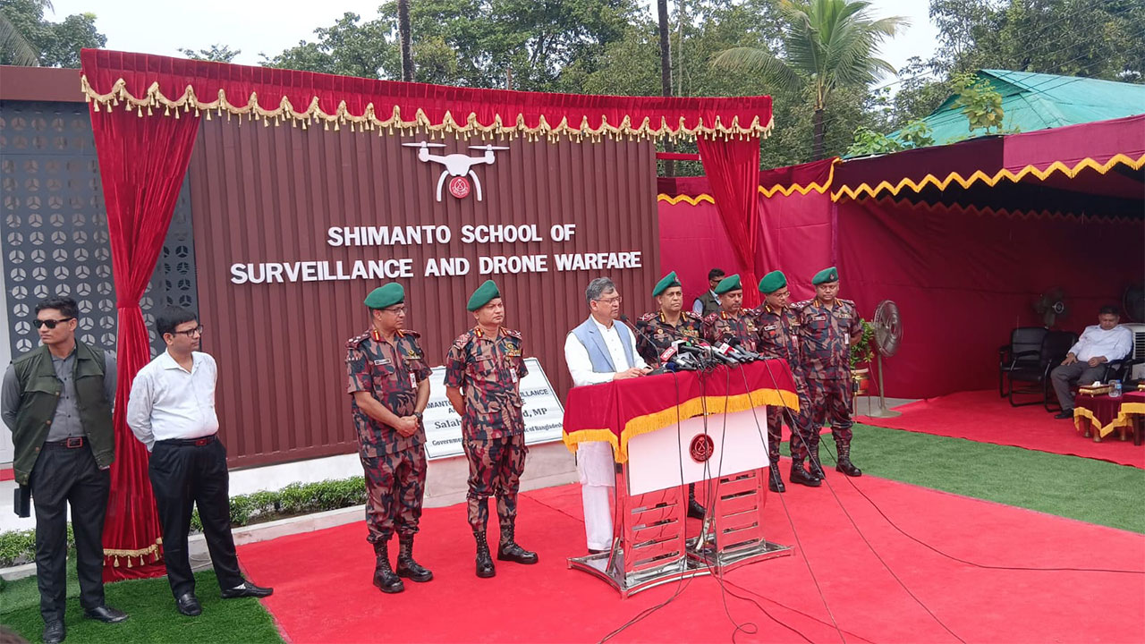 সীমান্ত এলাকায় অপরাধ কর্মকাণ্ড নিয়ন্ত্রণে বিজিবিকে আধুনিকায়ন করা হচ্ছে: স্বরাষ্ট্রমন্ত্রী
