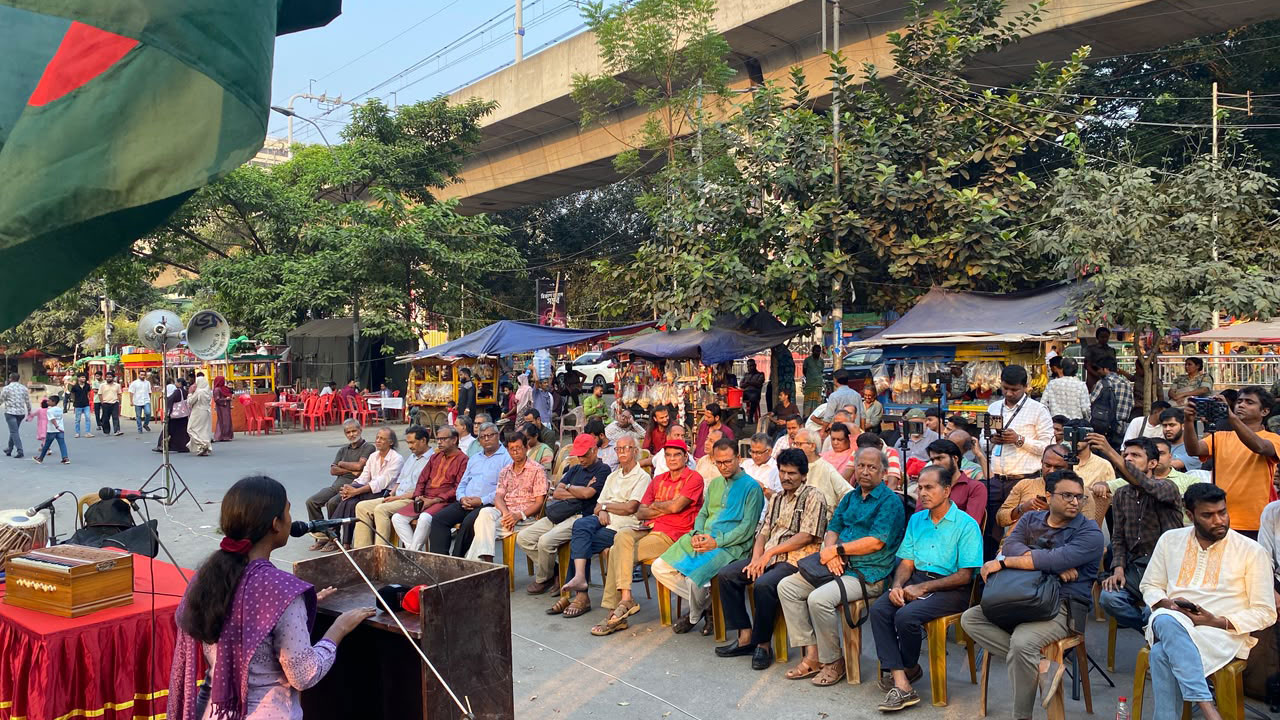 বৈশ্বিক ছাত্র-জনতার আন্দোলনে সমর্থন জানিয়ে শাহবাগে সমাবেশ