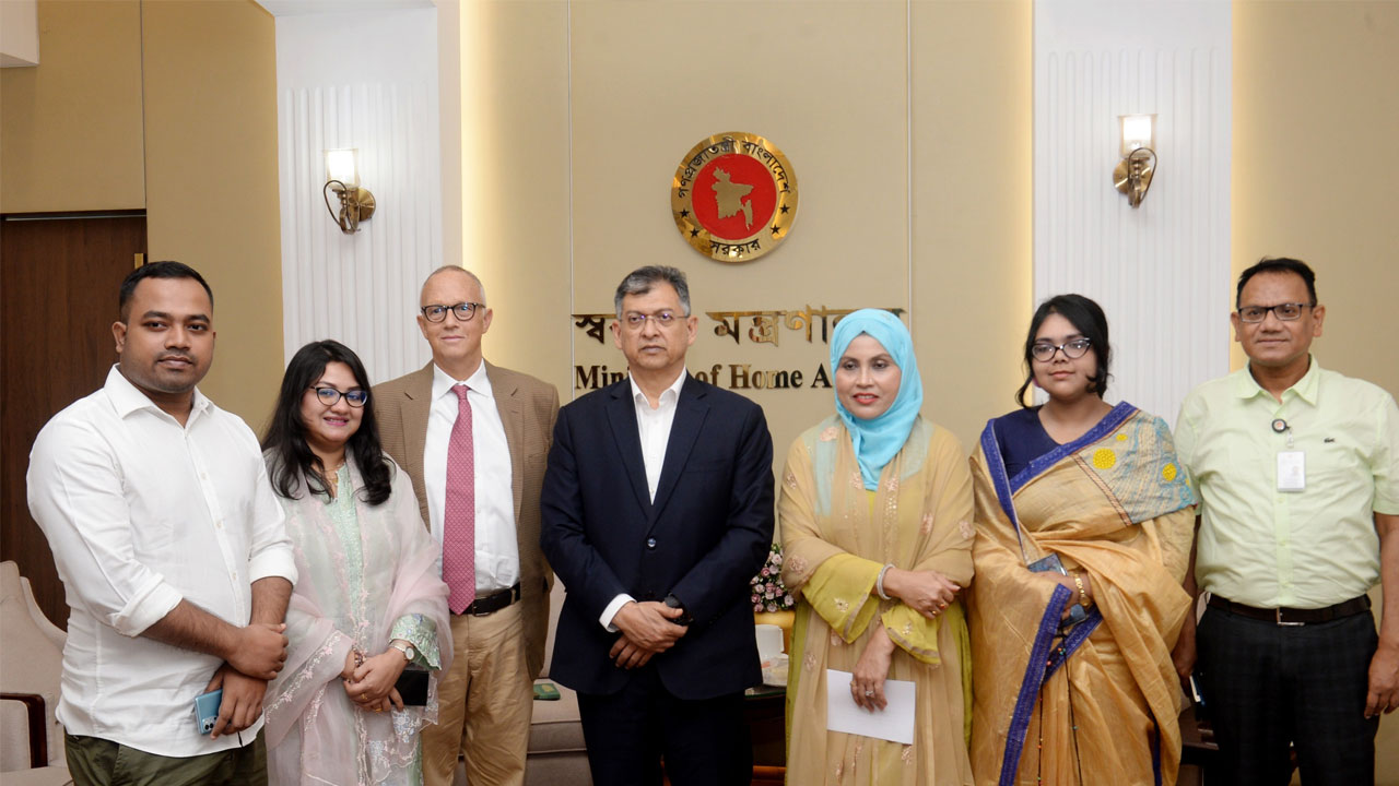 সরকার নাগরিকের বাক-স্বাধীনতা ও ব্যক্তিগত সুরক্ষার বিষয়ে অত্যন্ত সচেতন: স্বরাষ্ট্রমন্ত্রী