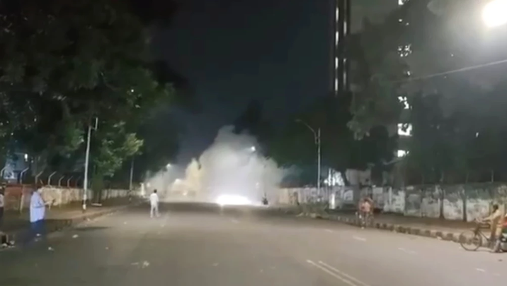 ঢাবিতে পরপর তিনটি ককটেল বিস্ফোরণ