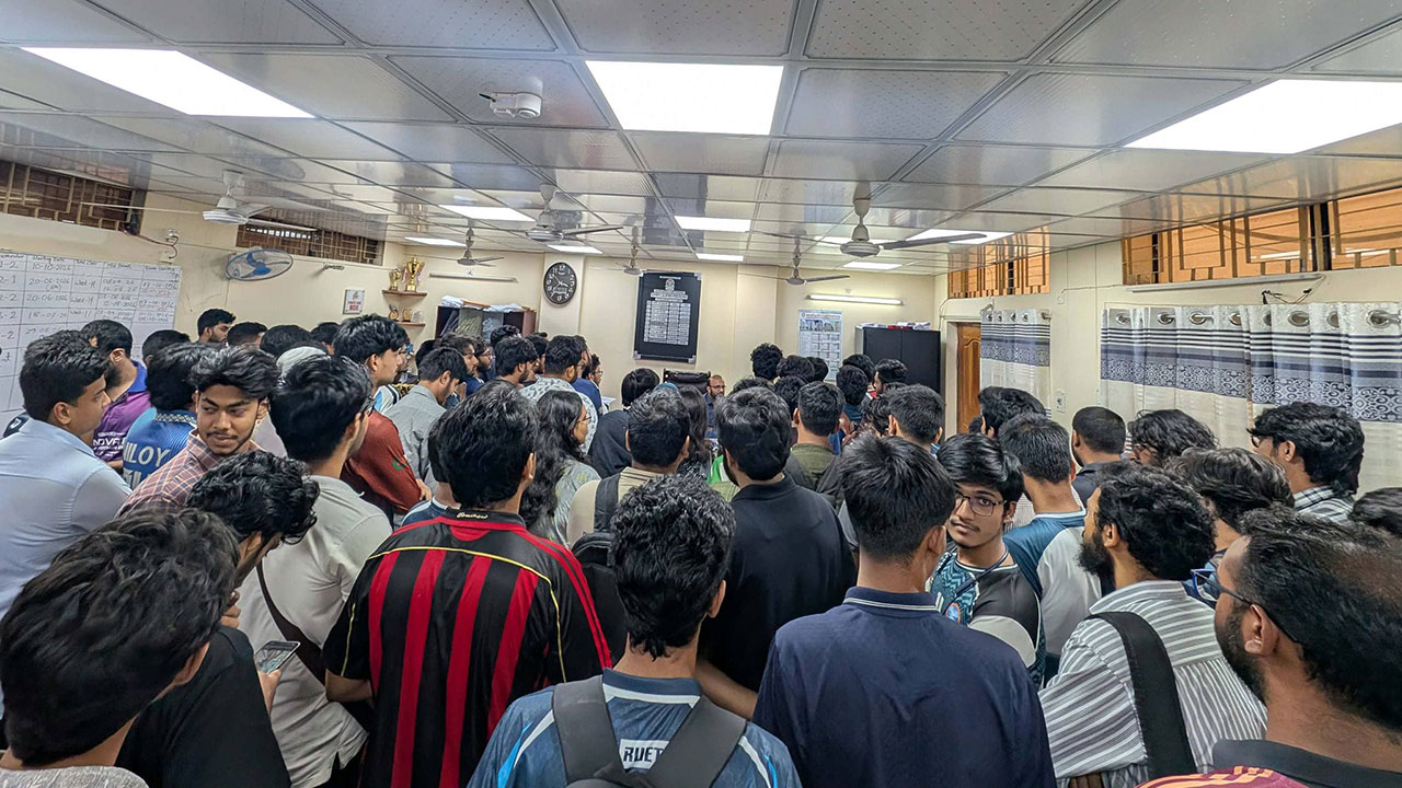 ধর্ম অবমাননার অভিযোগে রুয়েটে আইএপি সদস্য বহিষ্কার 