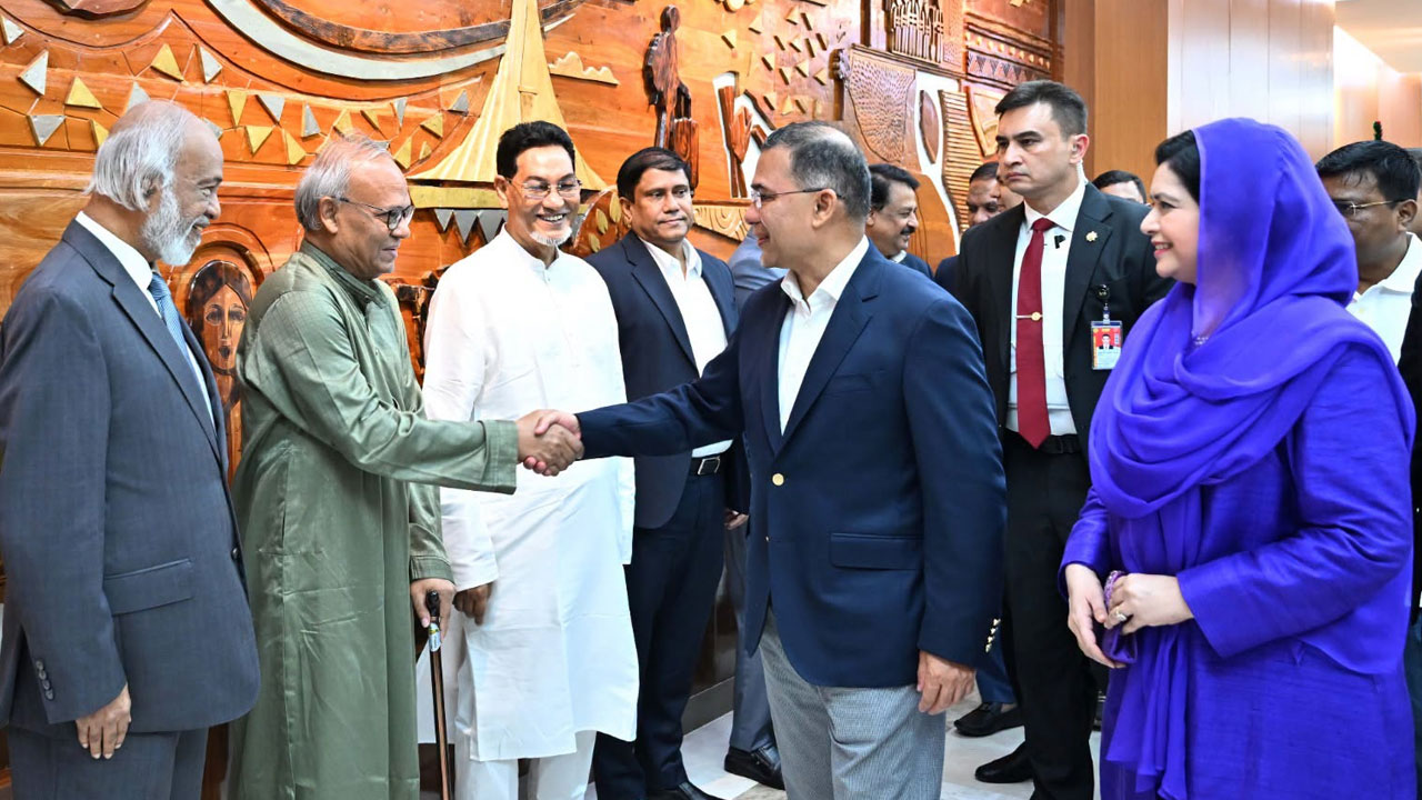 জাতিসংঘ সাধারণ পরিষদের অধিবেশনে যোগ দিতে ঢাকা ছাড়লেন প্রধানমন্ত্রী