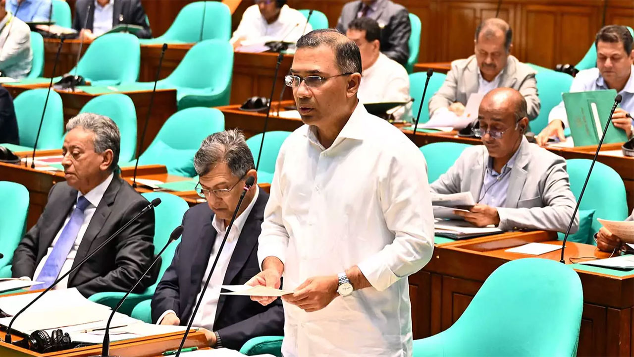 কওমি মাদরাসার শিক্ষার্থীদের দেশে-বিদেশে কর্মসংস্থানে প্রশিক্ষণ দেবে সরকার: প্রধানমন্ত্রী