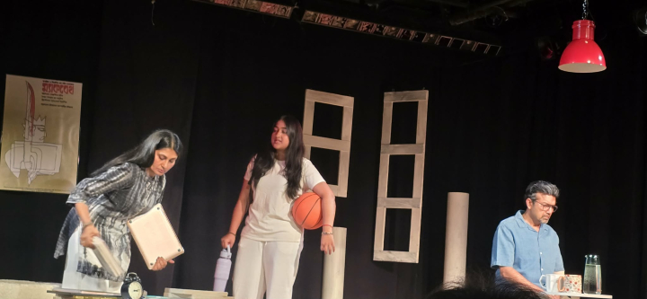 নাটকের একটি দৃশ্যে বন্যা মির্জা, তামান্না শান্তি আহমেদ ও খাইরুল ইসলাম পাখি। ছবি: সংগৃহীত