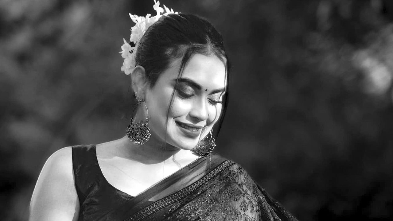 প্রেমিককে ভিডিও কলে রেখে অভিনেত্রী রিধিকার ‘আত্মহত্যা’