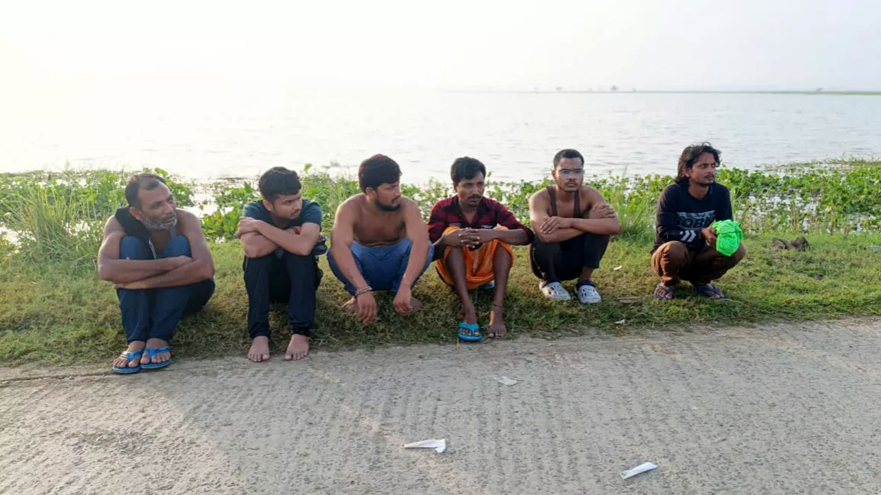 চাঁপাইনবাবগঞ্জ সীমান্তে পুশ ইনের চেষ্টা, বিজিবির বাধায় ছয়জনকে ফিরিয়ে নিল বিএসএফ