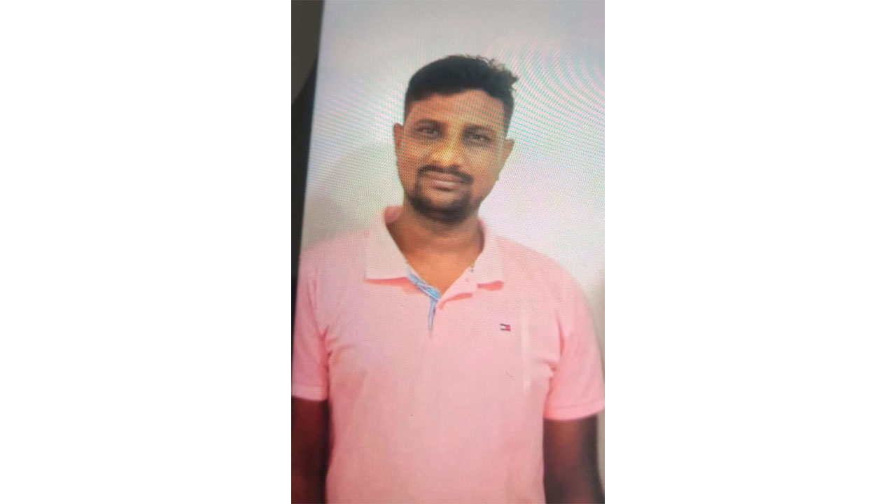 খুলনার দৌলতপুরের ‘শীর্ষ সন্ত্রাসী’ আরমান গ্রেপ্তার