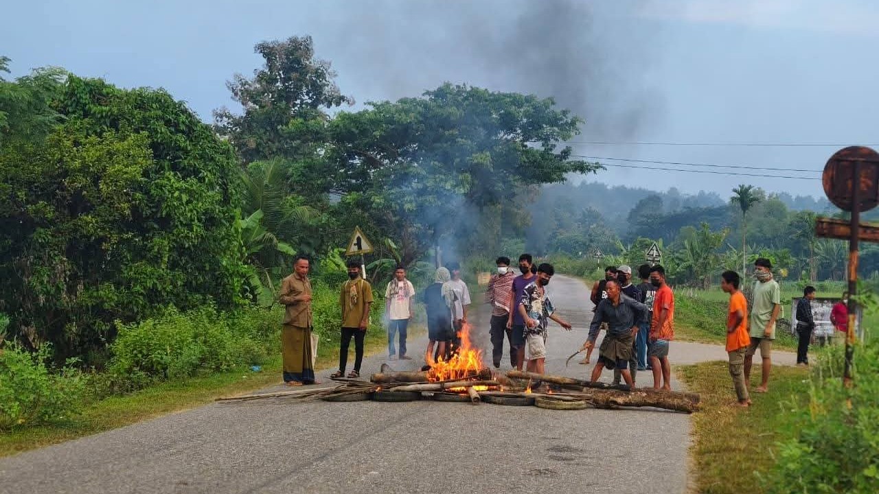সাজেকে সড়ক অবরোধ তৃতীয় দিনে, পর্যটন কার্যক্রম ব্যাহত