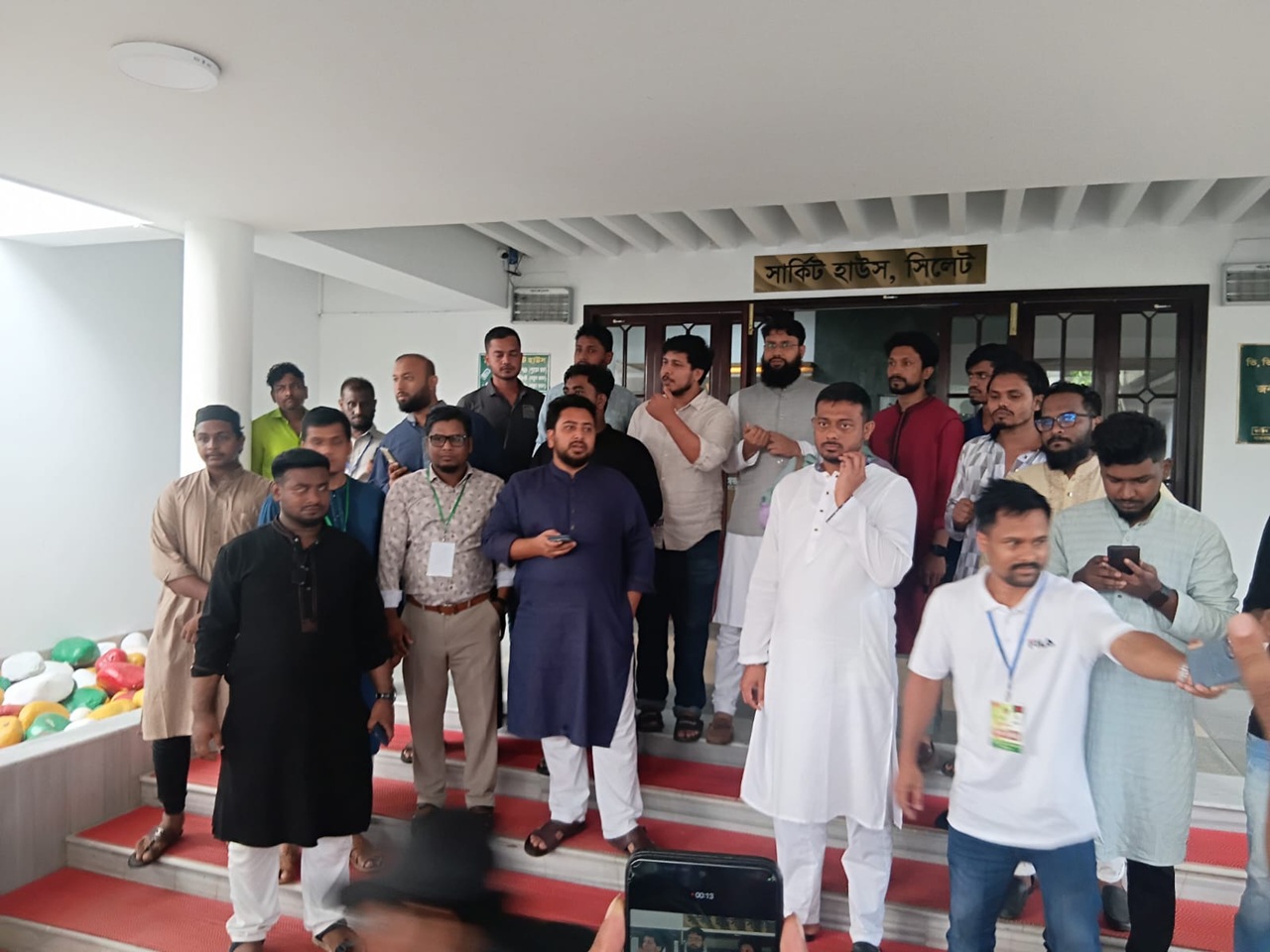 পুলিশি নিরাপত্তায় কানাইঘাটে যাচ্ছেন এনসিপি নেতারা