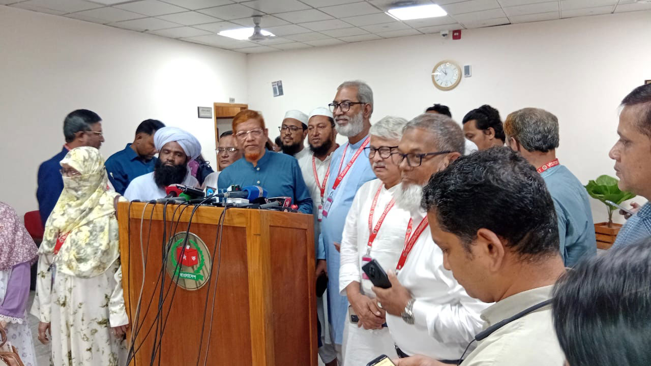 বিনা প্রতিদ্বন্দ্বিতায় রাষ্ট্রপতি নির্বাচন হলে গণতান্ত্রিক চর্চা থাকে না: হামিদুর রহমান আযাদ