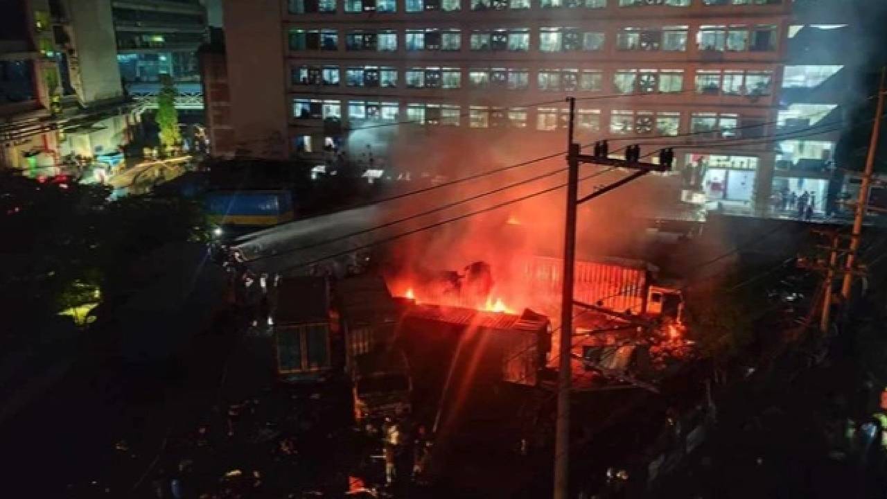 আশুলিয়ায় পোশাক কারখানায় বিস্ফোরণের পর আগুন, নিহত ৭