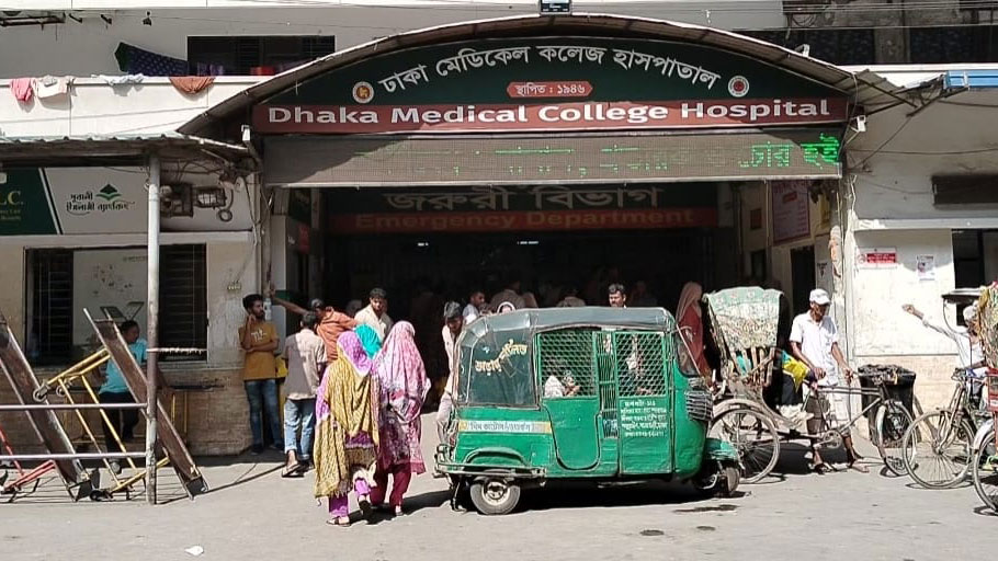মায়ের মরদেহ নিতে সাড়ে তিন ঘণ্টা ঘুরেও অ্যাম্বুলেন্স পাননি হৃদয়