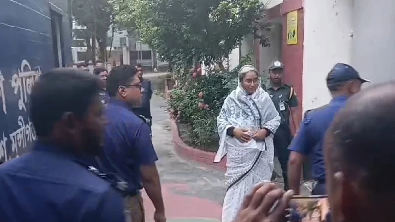 প্যারোলে মুক্ত দীপু মনি