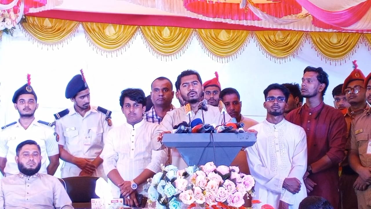 ৫ বছরে বিদেশে ১ কোটি কর্মসংস্থানের লক্ষ্য সরকারের: নুরুল হক নুর
