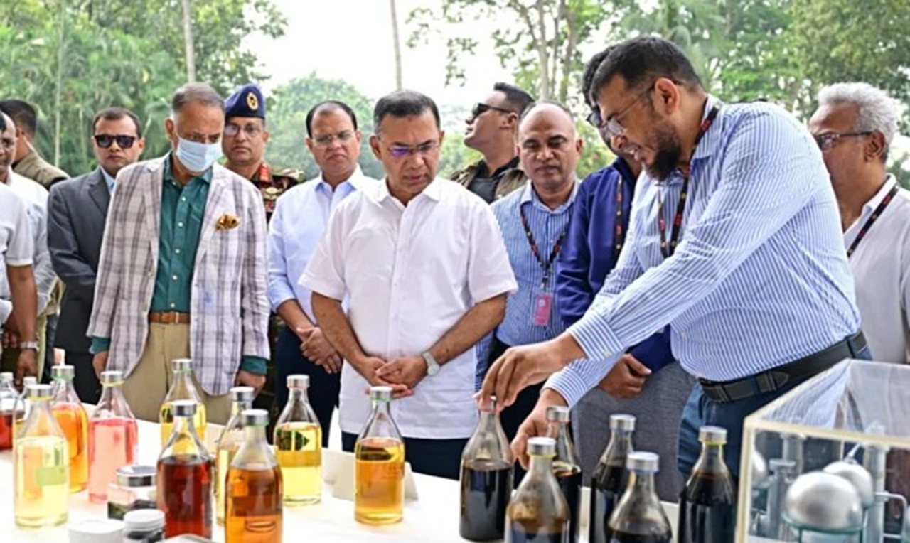 বর্জ্য থেকে জ্বালানি তেল উৎপাদন প্রকল্প বাস্তবায়নে সহযোগিতার আশ্বাস প্রধানমন্ত্রীর