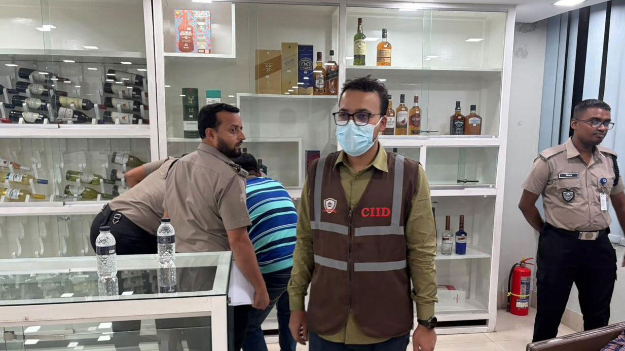 সালমান মুক্তাদিরের শ্বশুরের ৪ ওয়্যারহাউজ সিলগালা