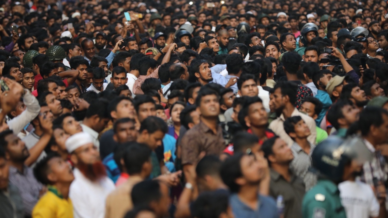 হে সরকার, একটু শান্তি যে দরকার!
